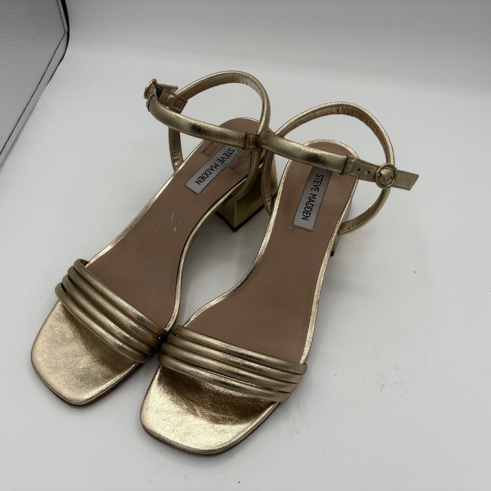 Size 9 Steve Madden Luster Gold Leather Low Heel Ankle Strap Sandals - Picture 2 of 11